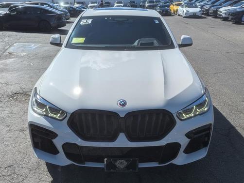 2023 BMW X6 M50i