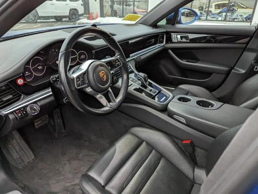2018 Porsche Panamera 4