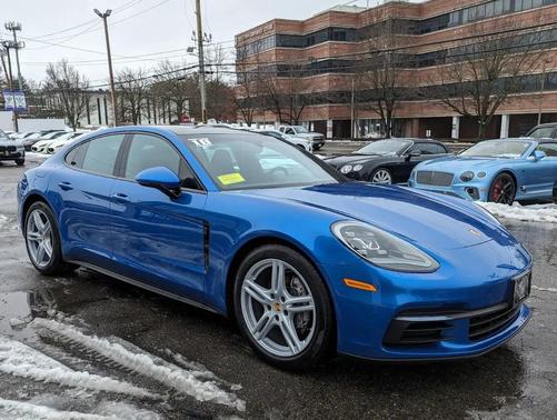 2018 Porsche Panamera 4