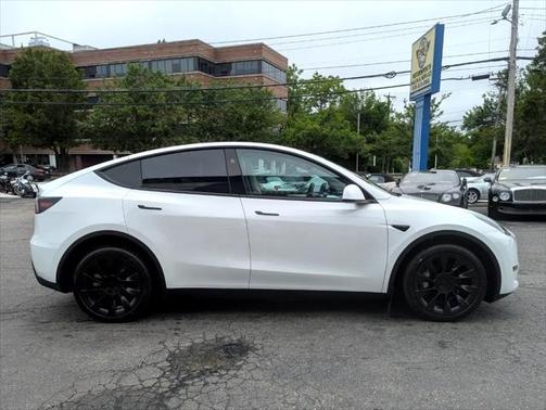 2025 Tesla Model Y Long Range Dual Motor All-Wheel Drive