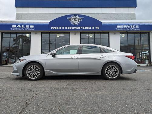 2019 Toyota Avalon Touring