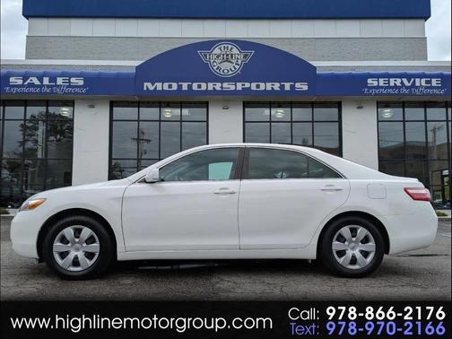 Super White 2009 Toyota Camry 4dr Sdn I4 Man (Natl)