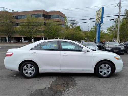 Super White 2009 Toyota Camry 4dr Sdn I4 Man (Natl)