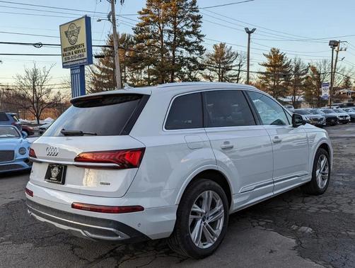 2021 Audi Q7 45 Premium Plus