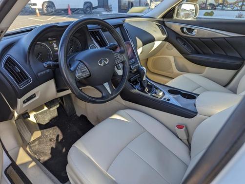 2015 INFINITI Q50 Premium