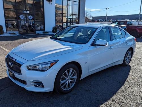 2015 INFINITI Q50 Premium