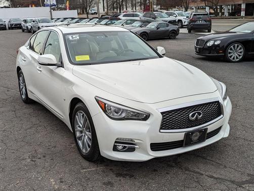 2015 INFINITI Q50 Premium