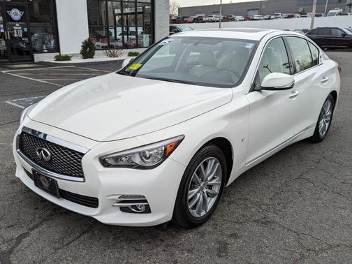 2015 INFINITI Q50 Premium