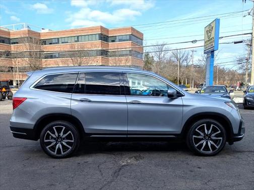 2019 Honda Pilot Touring 8-Passenger