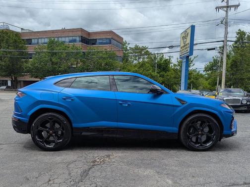 2021 Lamborghini Urus AWD