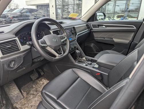 2023 Volkswagen Atlas 3.6L SE w/Technology