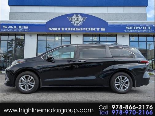 Midnight Black Metallic 2022 Toyota Sienna Limited