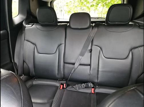 Granite Crystal Metallic Clearcoat 2017 Jeep Renegade Limited