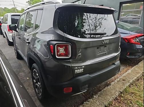 Granite Crystal Metallic Clearcoat 2017 Jeep Renegade Limited
