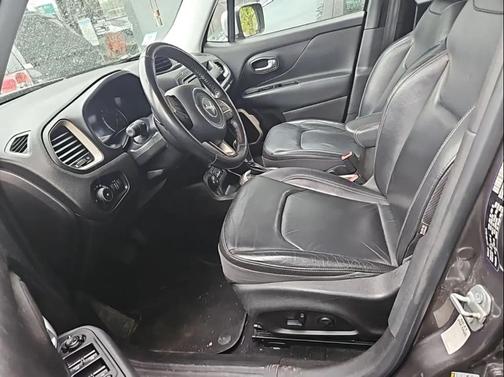 Granite Crystal Metallic Clearcoat 2017 Jeep Renegade Limited