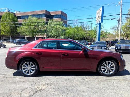 2016 Chrysler 300 S