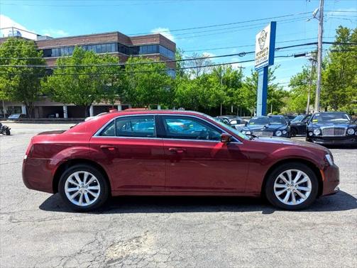 2016 Chrysler 300 S