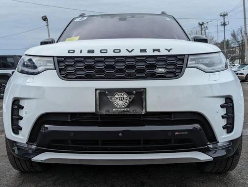2023 Land Rover Discovery P300 S R-Dynamic