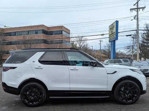 2023 Land Rover Discovery P300 S R-Dynamic