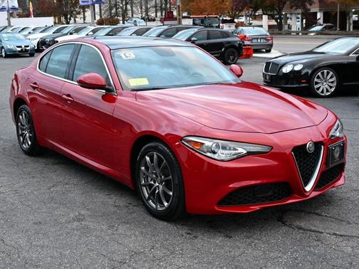 2019 Alfa Romeo Giulia Base