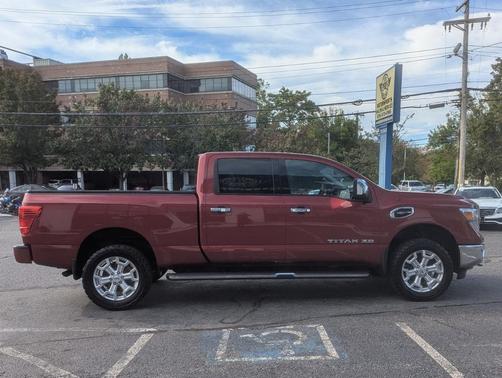 2017 Nissan Titan XD SL