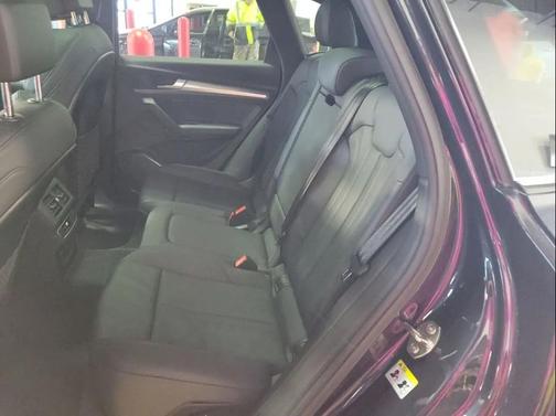 2020 Audi Q5 45 Titanium Premium