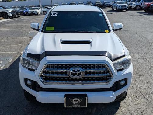Super White 2017 Toyota Tacoma TRD Sport