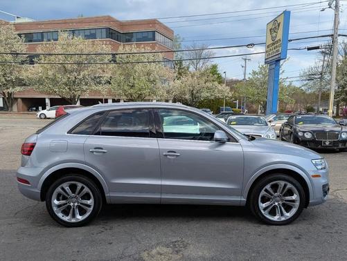 Florett Silver Metallic 2015 Audi Q3 2.0T Premium Plus
