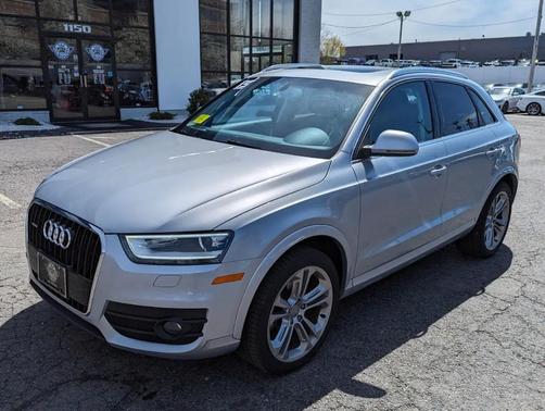 Florett Silver Metallic 2015 Audi Q3 2.0T Premium Plus