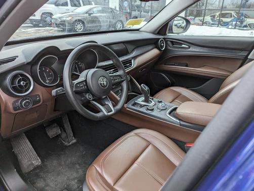 2021 Alfa Romeo Stelvio Base