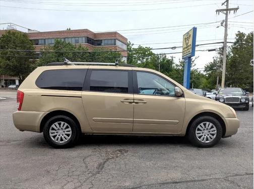 2011 Kia Sedona LX
