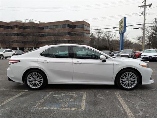 2019 Toyota Camry Hybrid XLE