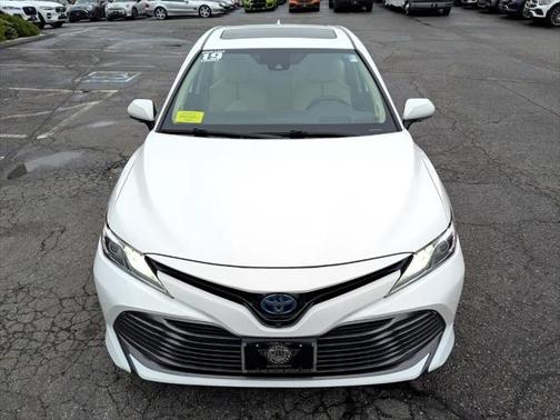 2019 Toyota Camry Hybrid XLE