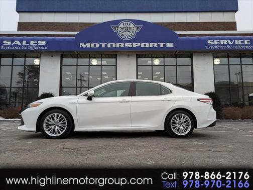 2019 Toyota Camry Hybrid XLE