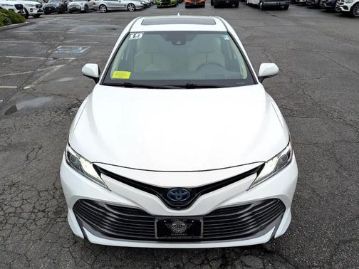 2019 Toyota Camry Hybrid XLE