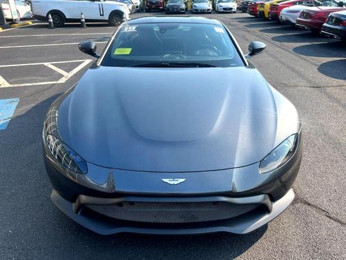 Photo 4 of 56 of 2019 Aston Martin Vantage Base