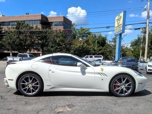 2013 Ferrari California Base