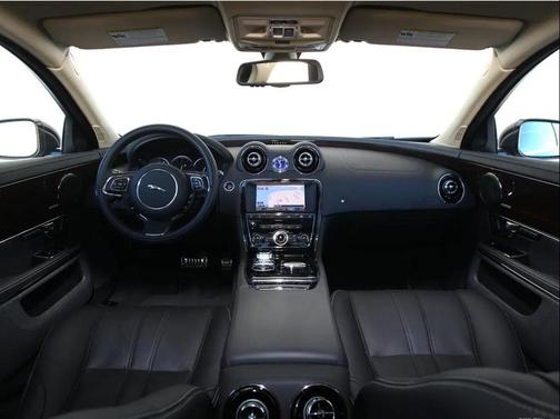 2019 Jaguar XJ R-Sport