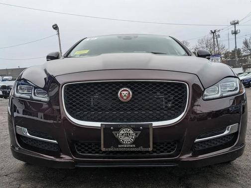 2019 Jaguar XJ R-Sport