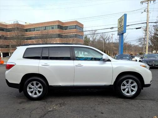 2013 Toyota Highlander SE