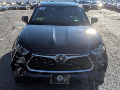 2023 Toyota Highlander Hybrid LE