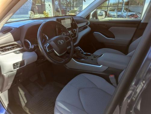 2023 Toyota Highlander Hybrid LE