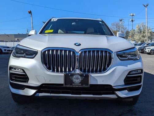 White 2019 BMW X5 xDrive40i