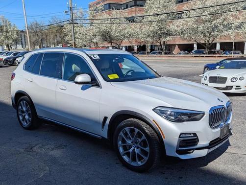 White 2019 BMW X5 xDrive40i