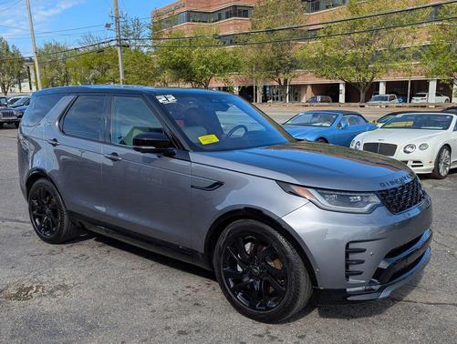 Eiger Grey Metallic 2022 Land Rover Discovery P300 S R-Dynamic