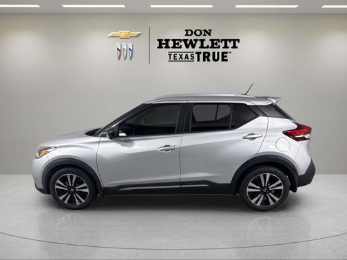 Brilliant Silver Metallic 2019 Nissan Kicks SR