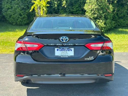 2018 Toyota Camry Hybrid LE