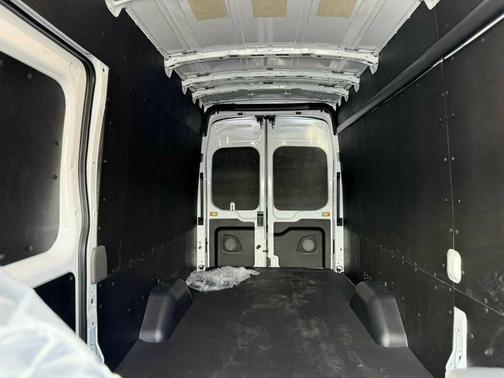 Oxford White 2025 Ford Transit-350 Base