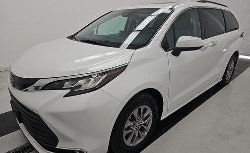 2023 Toyota Sienna XLE