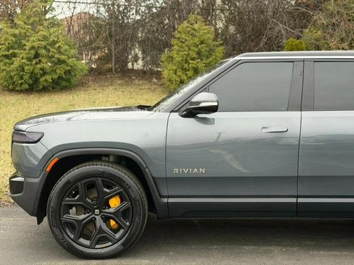 2022 Rivian R1S Launch Edition AWD